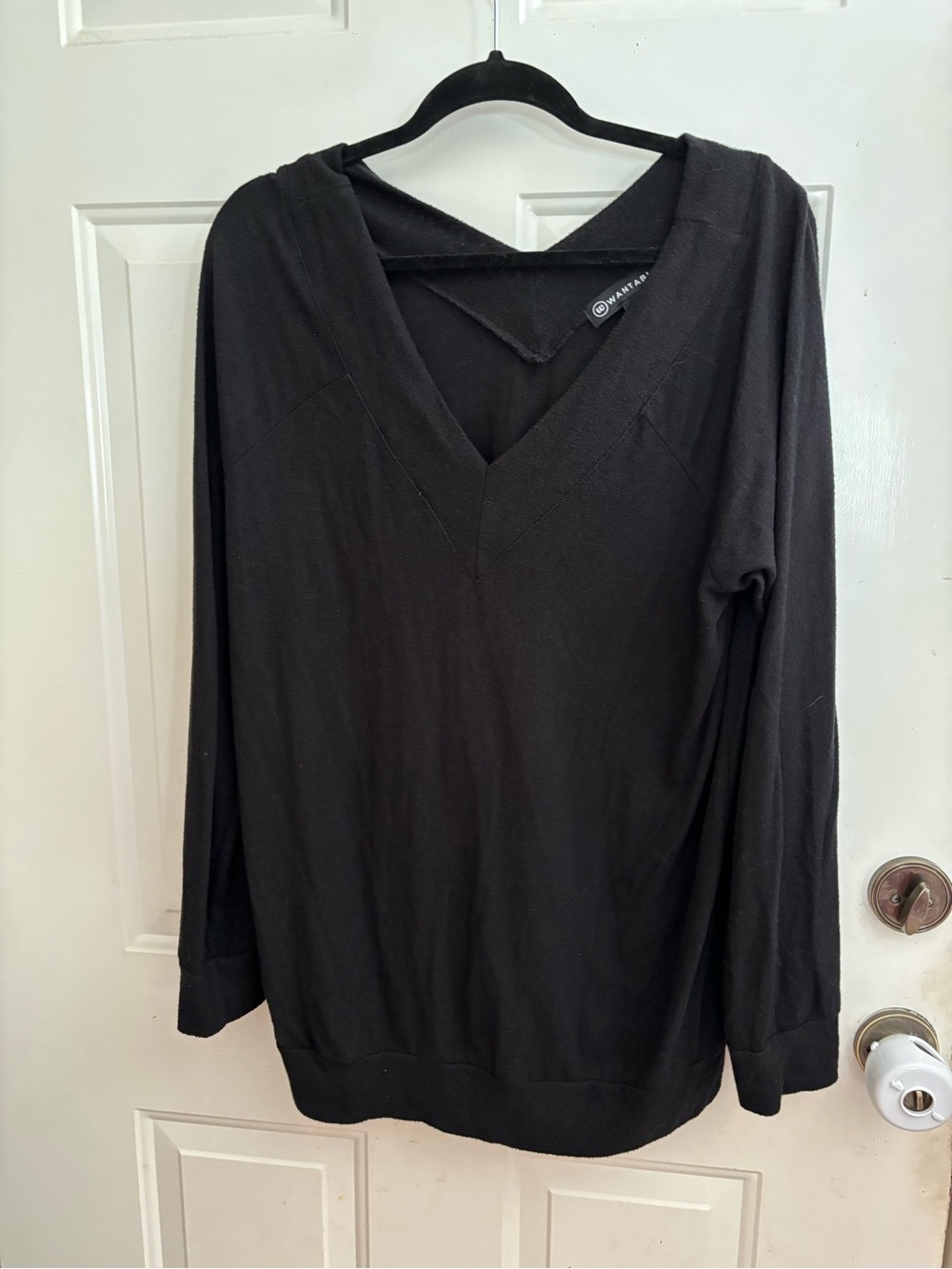 Women's Black V-Neck Lightweight Pullover Sweater